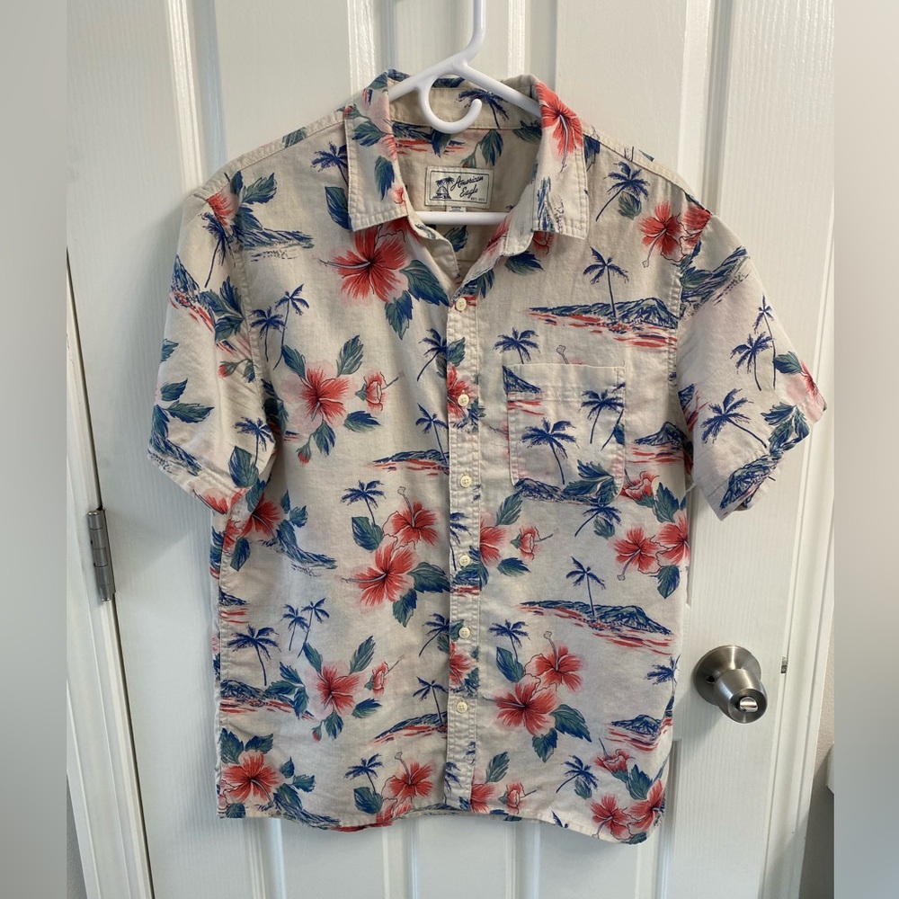 American Eagle Outfitters Classic Short Sleeve Hawaiian Button Up